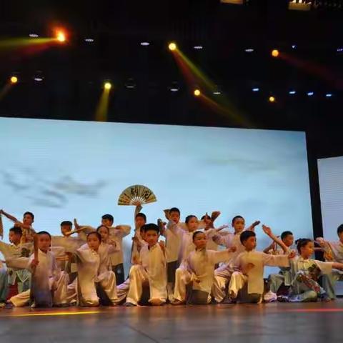 风雨中历练      阳光下成长——记问剑少年参演浉河区第九届中小学艺术节