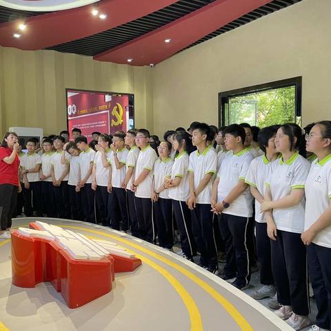 离石区英杰中学参观教育基地