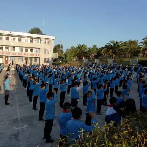 鹿城小学小花山校区第9周升旗仪式暨“我是小小普法员” 宣传活动简讯                    ————   三年级（1班）