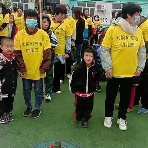 大榆树镇双语幼儿园第二届风筝节圆满成功