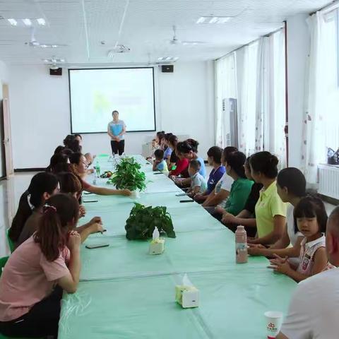 高昌区三湾幼儿园膳食委员及教师品餐活动