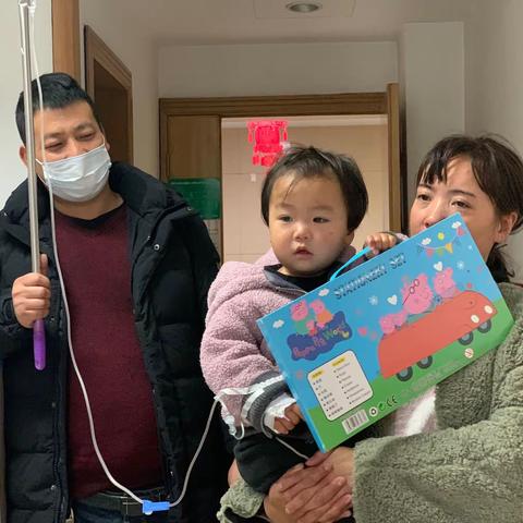 瞧，儿内科里传来了笑声
