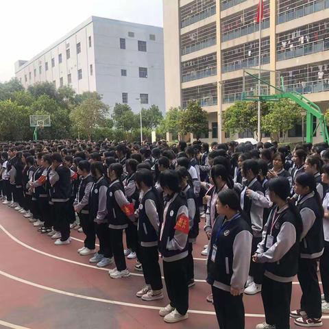 海口华健幼师职业学校——“三八妇女节”学生拔河比赛活动