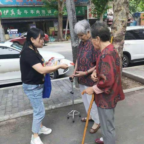银河坊社区开展非法集资宣传活动