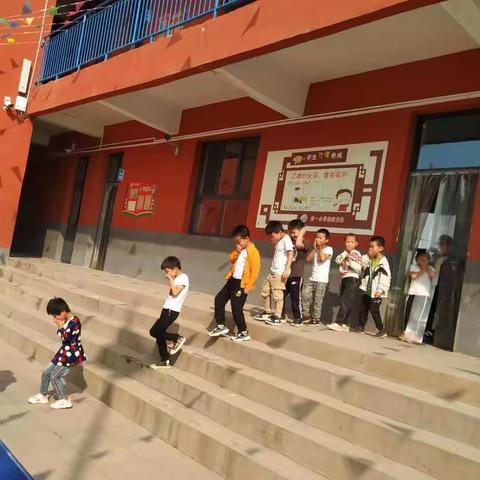 防震演练学知识，安全意识铭记心——南和县第一小学侯郭分校