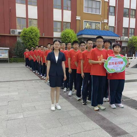 实验学校2023届毕业生举行班树挂牌仪式