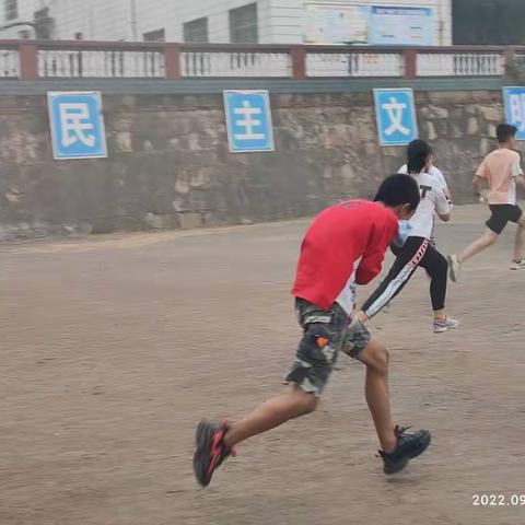 消防警钟长鸣 安全常记心间——三湖镇鼓峰中学消防安全演练活动