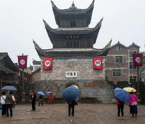 雨中漫步隆里古城