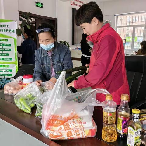 【新文明实践站】红宝石街道华通社区开展“同吃国庆面 共祝祖国好——我为祖国同庆生”活动