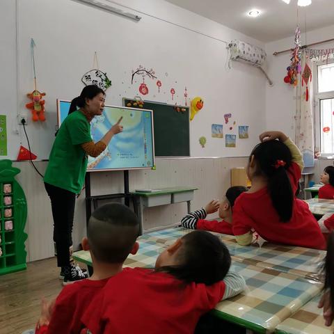 “放飞梦想 健康成长”华通社区携手紫萱福娃亲子园“六一”爱国教育主题活动