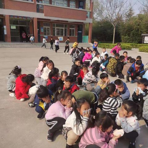 居安思危 防患于未然——交口乡杨家沟小学举行消防安全应急疏散演练活动