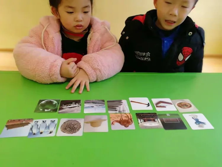 今天我们换个玩法，我们从最后一张开始往前按顺序来排序！！