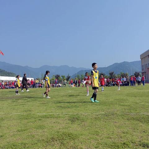 驰骋绿茵场，放飞足球梦——建德市更楼小学第三届“向善杯”班级足球联赛