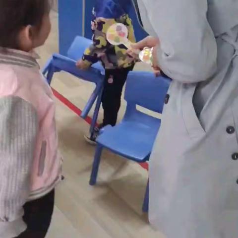 宝贝要小心，坏人来袭莫上当！——临钢二区幼儿园开展防拐骗演练