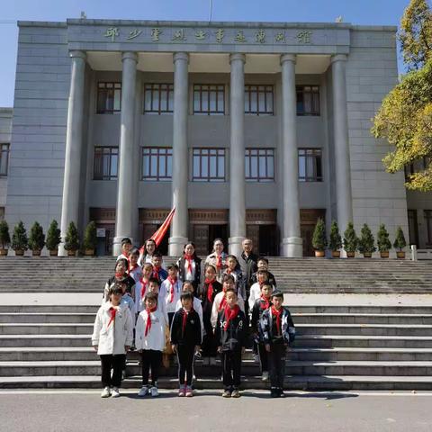 “学英雄，爱英雄，颂英雄”——重庆市铜梁区围龙镇双碾小学开展清明祭英烈活动