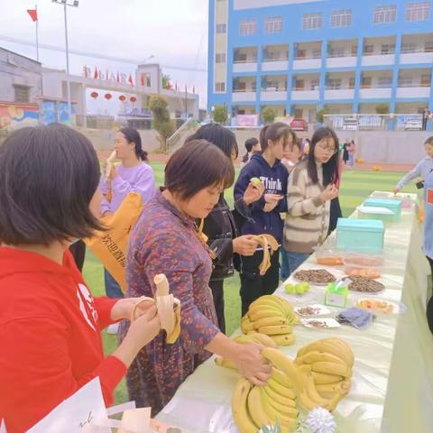 “春风如你，熠熠芳华”——钟山县钟山镇第八小学开展庆祝“三八”妇女节主题活动。