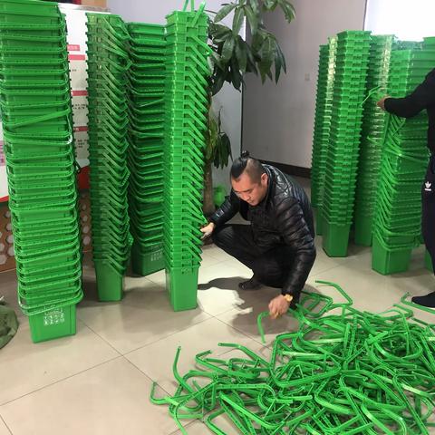 经纬嘉园：发放厨余垃圾桶共同参与垃圾分类