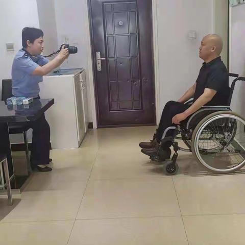 事小情深  新建路派出所户籍民警利用周末上门为残疾人办理身份证