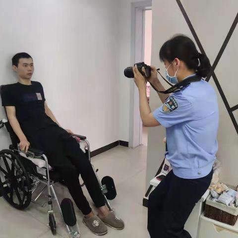 上门办证解民忧    为民服务无止境