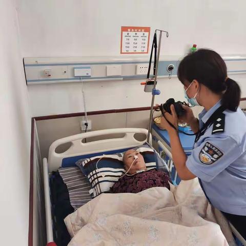听民声纾民困   为瘫痪老人上门办理身份证