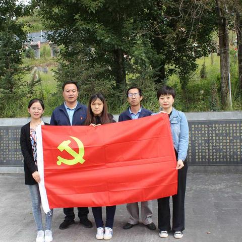 忆峥嵘岁月，敬革命先烈，传红色精神                      ——区退役军人事务局开展主题党日活动