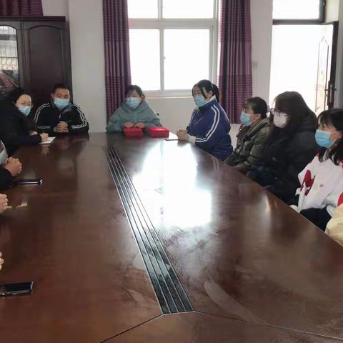 卫东区东工人镇街道吕庄村召开疫情防控志愿者表彰大会