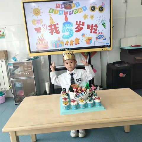 【壮岗镇凤凰峪幼儿园——孩子生日篇】我又长大一岁啦，和韩青辰一起过生日