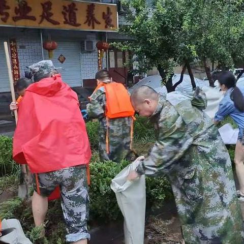 东干道街道办事处全力以赴做好防汛强险救灾工作