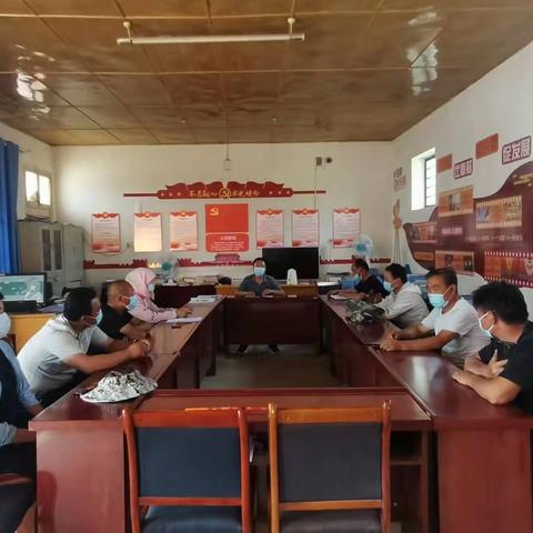 重兴镇东风村召开禁止野外焚烧秸秆工作推进会