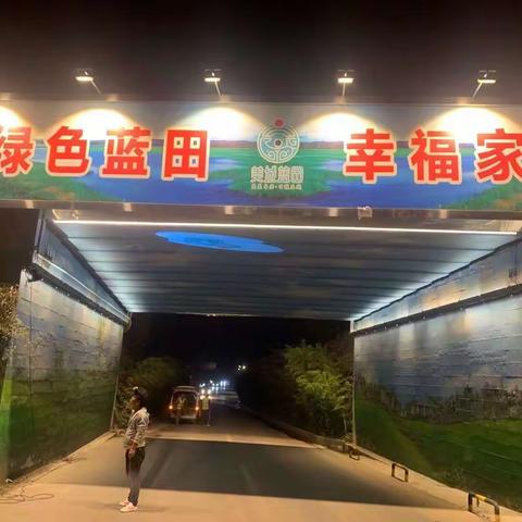 蓝田城管用心编织城市“明亮”路