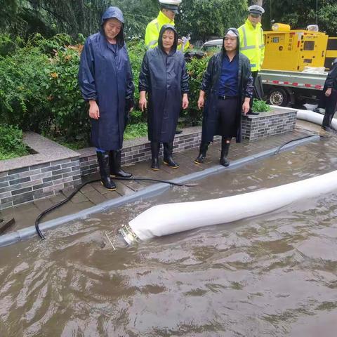 坚守防汛一线 做好防汛工作