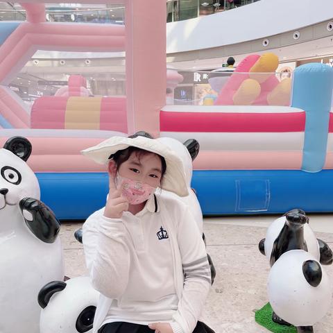 济宁市文昌阁小学 三年级二班 郑茗菲的暑假生活