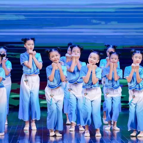 学舞蹈后孩子变成这样！