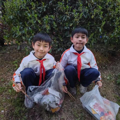 以“雷锋”为榜样，争做好少年