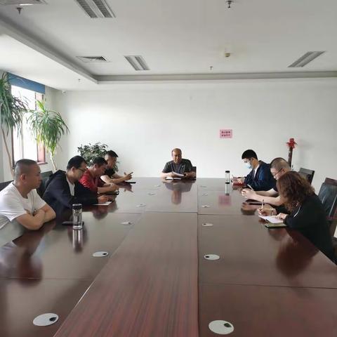 住建局村镇处召开周工作例会
