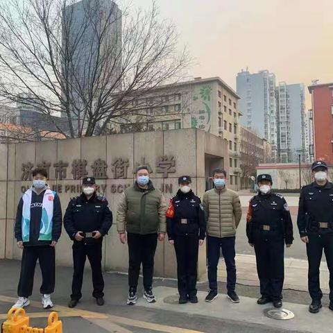 “神兽”归笼～为爱站岗