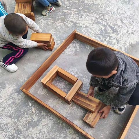 小建构，大世界