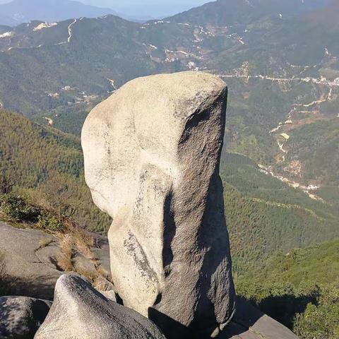 再攀莲花山 又访谭邦城