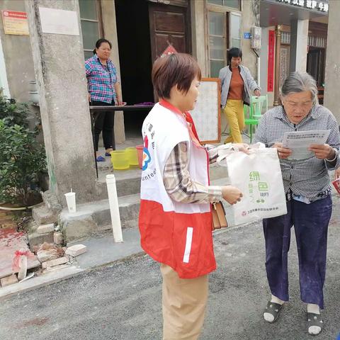 乾隆村开展禁塑宣传活动