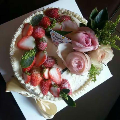 纯手工天然无添加私人订制蛋糕🎂 定制电话：18209110756送货范围：延安市区及周边地址：朗润居小区