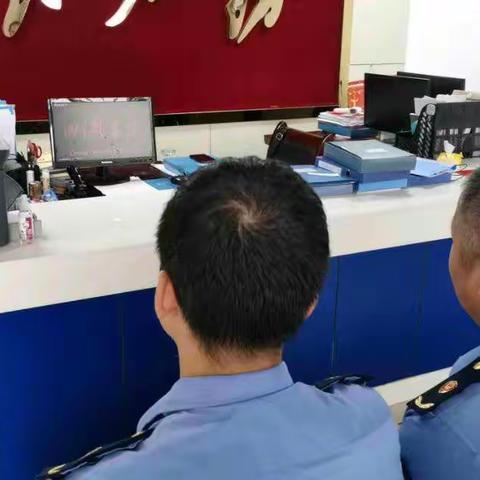 观看红色电影，传承革命精神