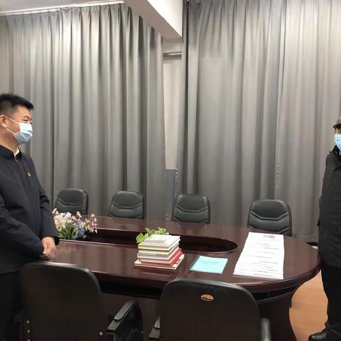 区委书记杨文波、副书记周波莅临区档案馆开展档案调研工作