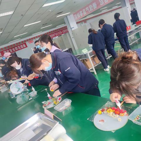 2023年电机电器支会“女神节”创意《宫扇》