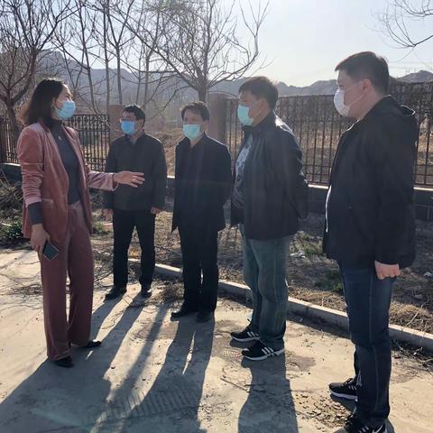 西柏坡高速公路管理处处长丁玉玲、副处长董惠杰到平山服务区检查指导工作