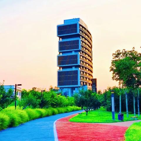 处暑秋爽 穿越在夕阳晚霞的 仙境里