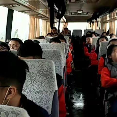 团队合力  自我创新