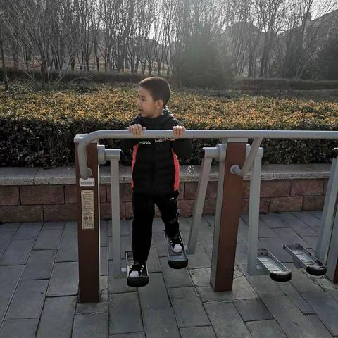 【友谊大街小学一年级12班】珍惜时光，享受假期，简记秦毅同学的寒假生活。