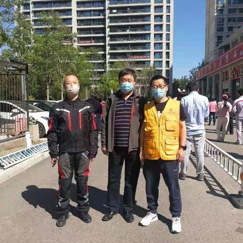 税务干部下沉社区，助力全员核酸检测
