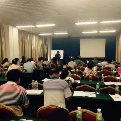 2016年海口市边远乡村小学教师普及性培训