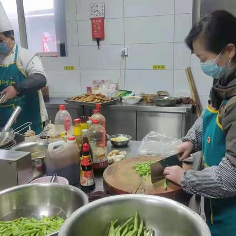 爱心送餐 温暖疫情防控一线
